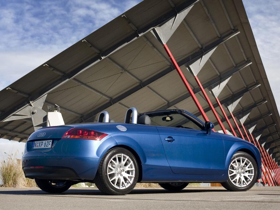  Audi TT Roadster (8J) 2007 года  (AU) (фото 4 из 26)